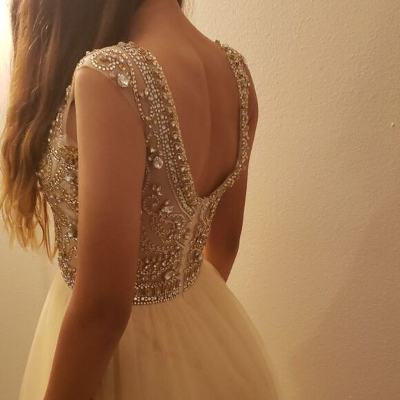 NWT Beaded Yellow/Tan Ball Gown Sz 4 - Picture 8 of 10
